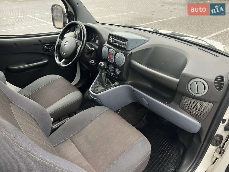 Минивэн Fiat Doblo 2005 в Дубно
