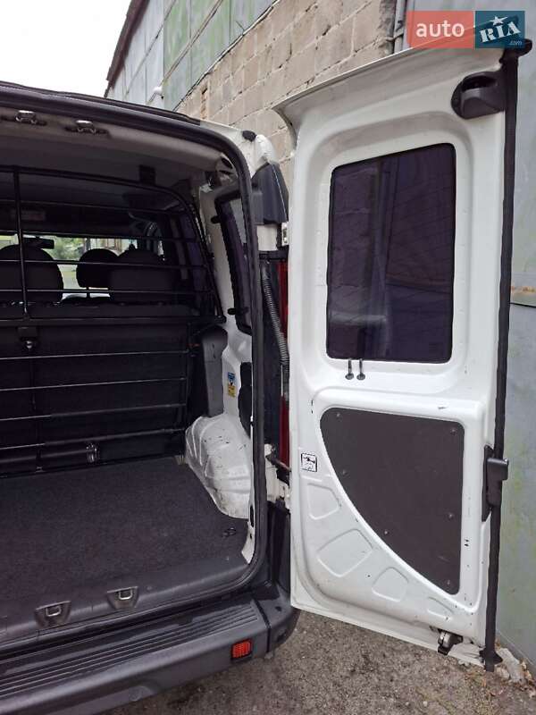 Минивэн Fiat Doblo 2013 в Киеве