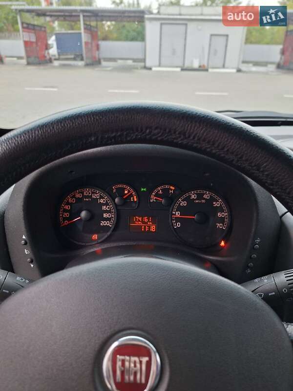 Минивэн Fiat Doblo 2013 в Киеве