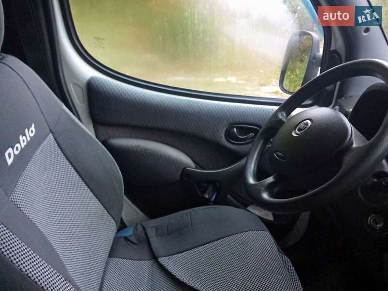 Минивэн Fiat Doblo 2005 в Винниках