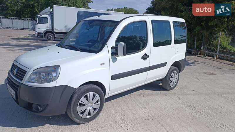 Мінівен Fiat Doblo 2006 в Києві