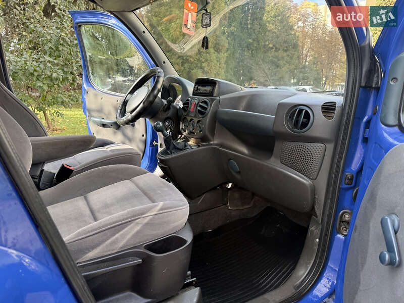 Мінівен Fiat Doblo 2002 в Кам'янець-Подільському фото 15 Мінівен Fiat Doblo 2002 в Кам'янець-Подільському
