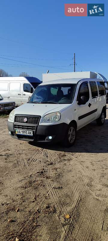 Минивэн Fiat Doblo 2008 в Киеве