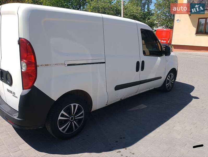Вантажний фургон Fiat Doblo 2011 в Львові фото 4 Вантажний фургон Fiat Doblo 2011 в Львові