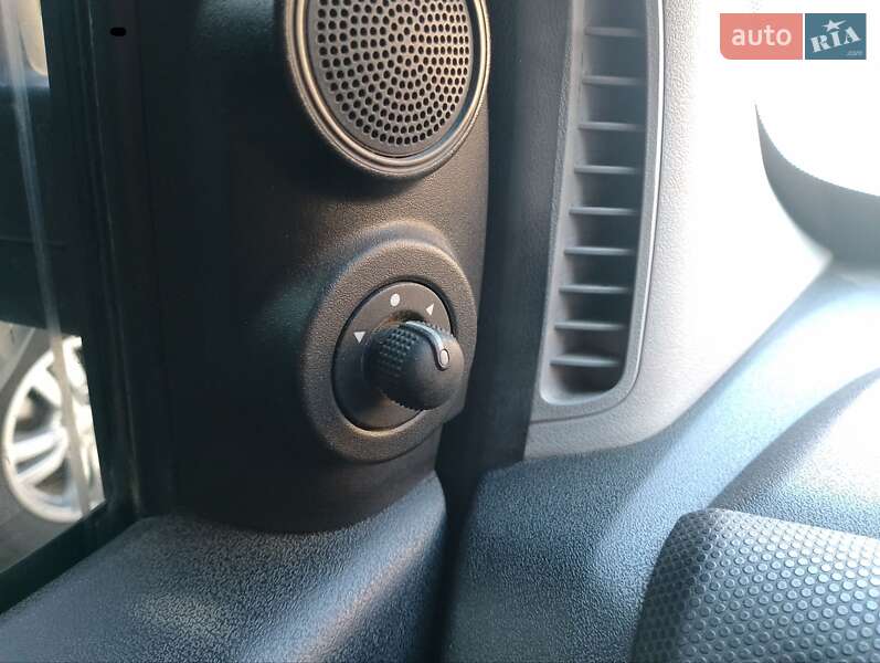 Вантажний фургон Fiat Doblo 2011 в Львові фото 11 Вантажний фургон Fiat Doblo 2011 в Львові