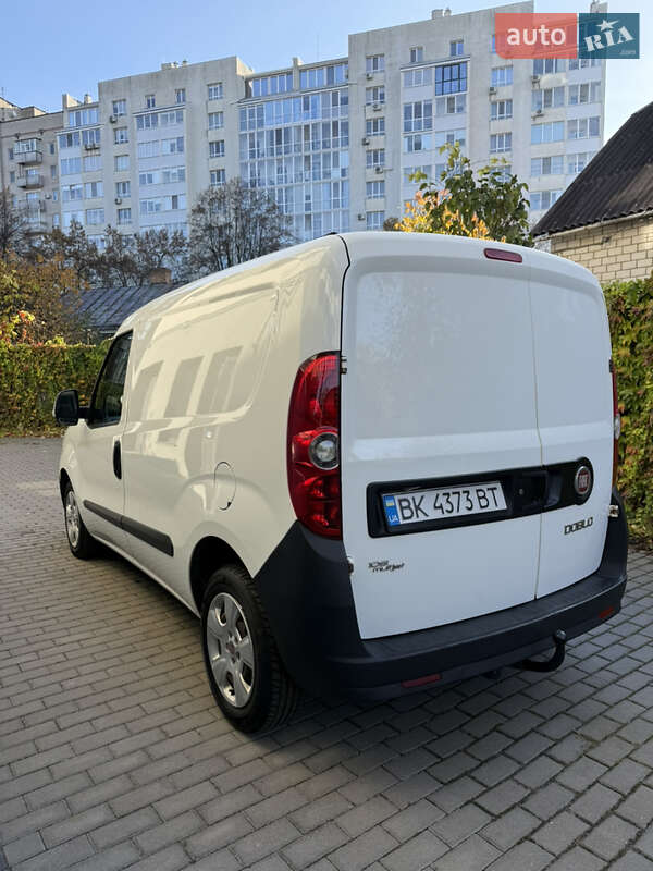 Вантажний фургон Fiat Doblo 2012 в Рівному