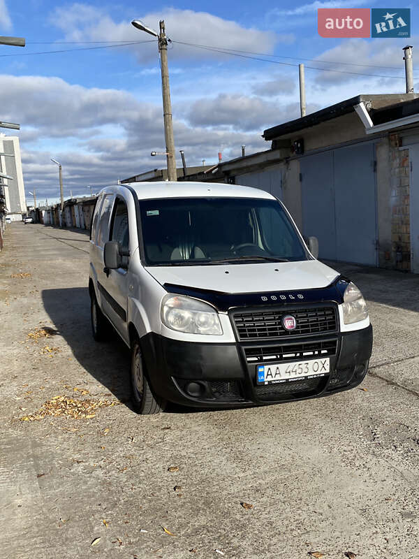 Вантажний фургон Fiat Doblo 2015 в Києві фото 4 Вантажний фургон Fiat Doblo 2015 в Києві