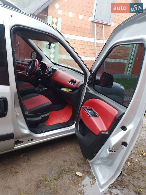 Минивэн Fiat Doblo 2012 в Ровно