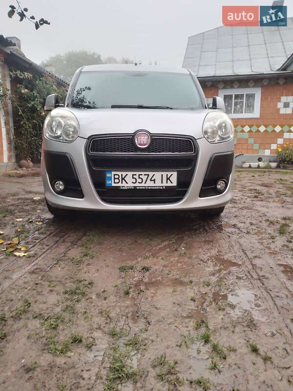 Минивэн Fiat Doblo 2012 в Ровно
