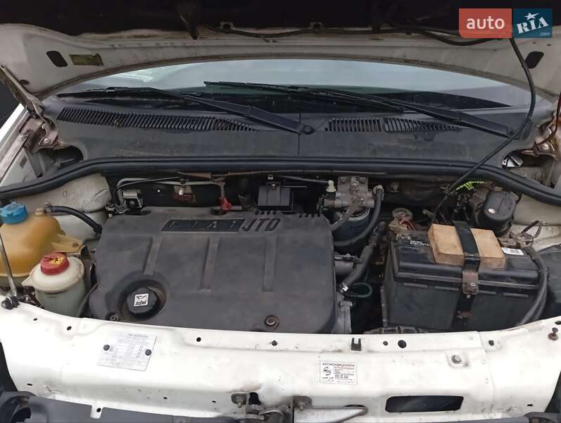 Мінівен Fiat Doblo 2005 в Львові фото 13 Мінівен Fiat Doblo 2005 в Львові