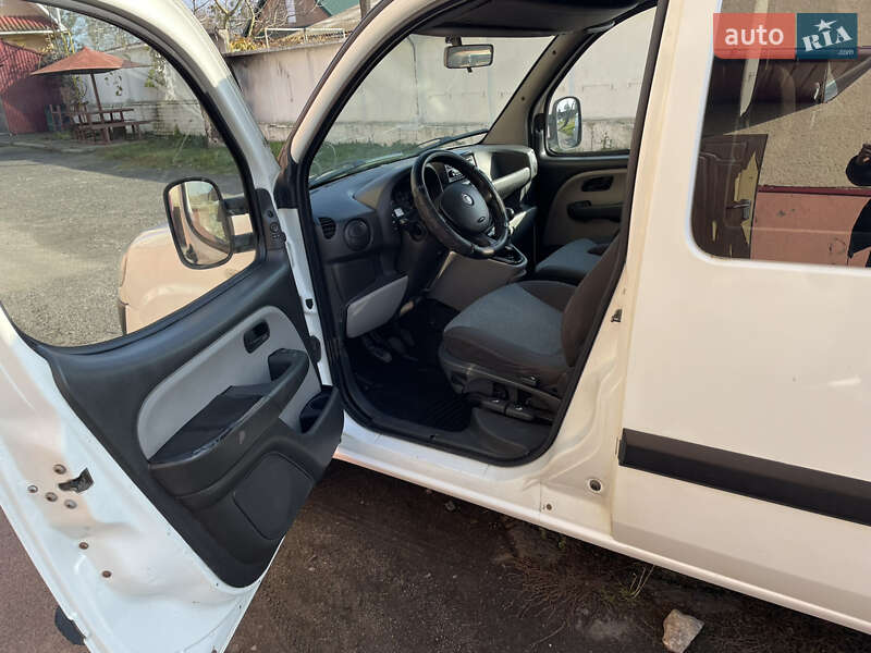 Мінівен Fiat Doblo 2009 в Острозі фото 29 Мінівен Fiat Doblo 2009 в Острозі