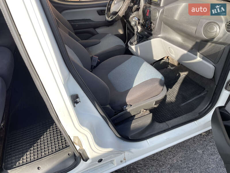 Мінівен Fiat Doblo 2009 в Острозі фото 43 Мінівен Fiat Doblo 2009 в Острозі
