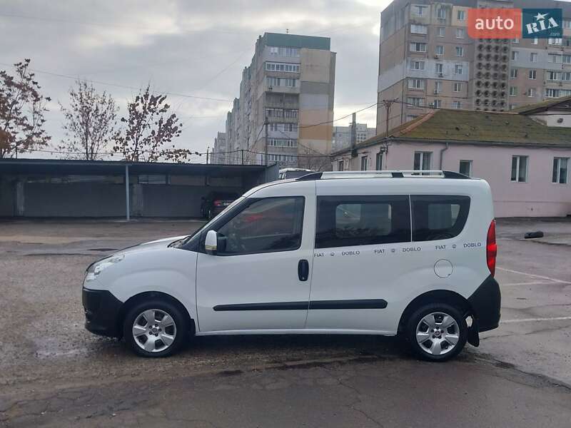 Минивэн Fiat Doblo 2010 в Николаеве