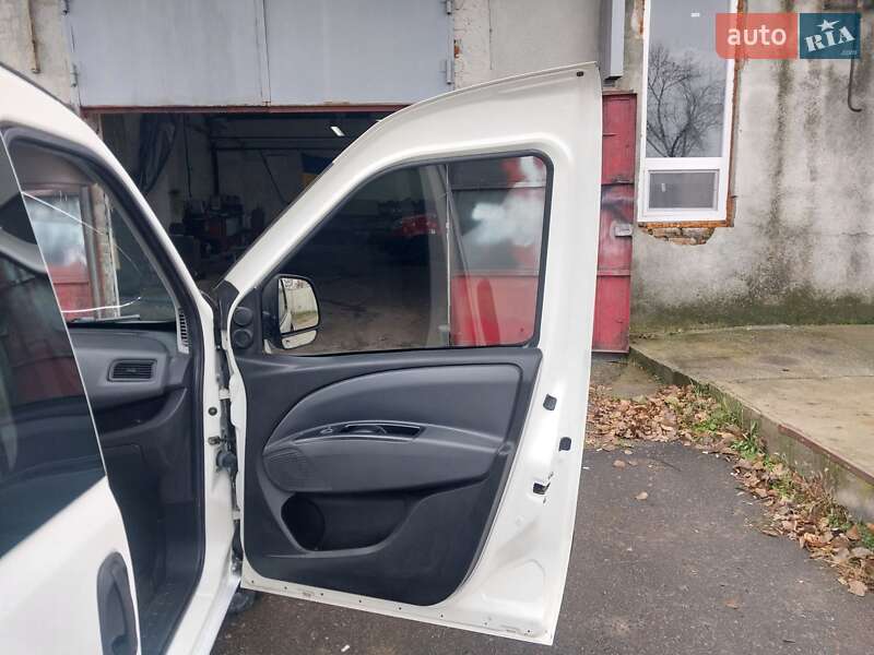 Минивэн Fiat Doblo 2010 в Николаеве