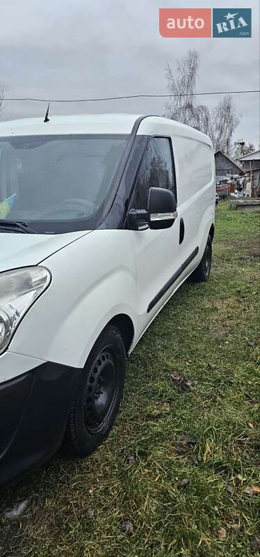 Вантажний фургон Fiat Doblo 2012 в Бобровиці