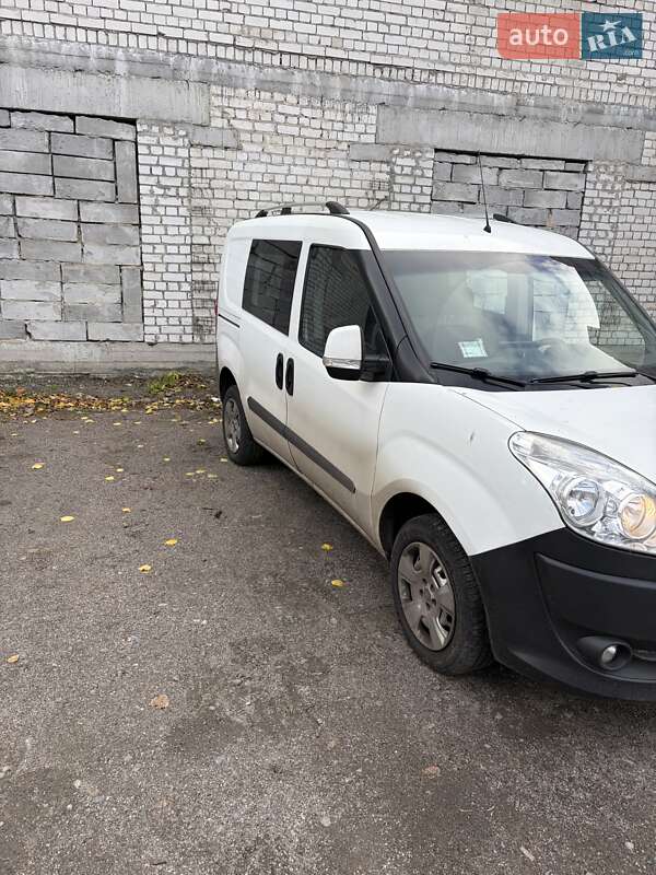 Вантажний фургон Fiat Doblo 2012 в Черкасах