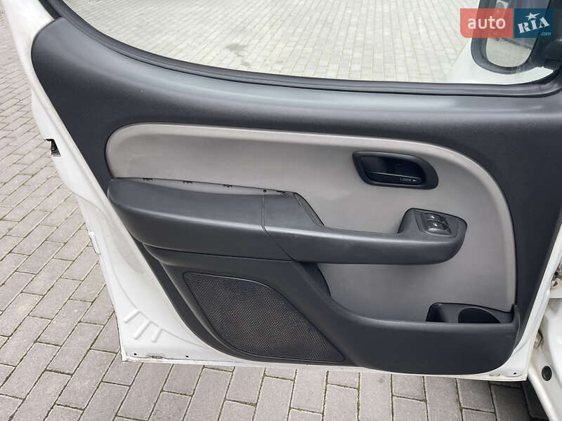 Мінівен Fiat Doblo 2007 в Рівному фото 14 Мінівен Fiat Doblo 2007 в Рівному