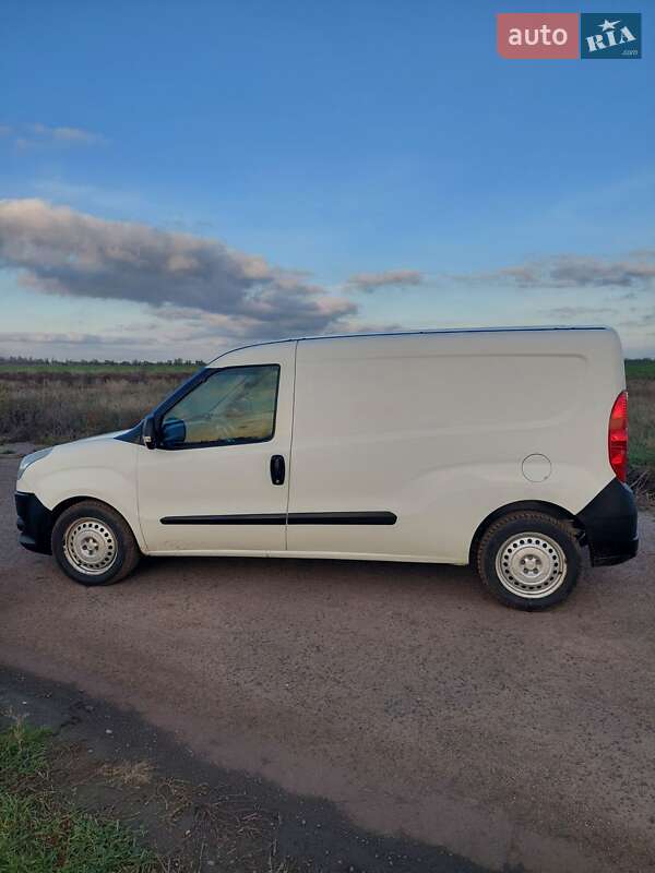Грузовой фургон Fiat Doblo 2013 в Черновцах