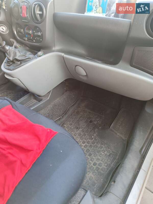 Грузовой фургон Fiat Doblo 2012 в Петропавловской Борщаговке