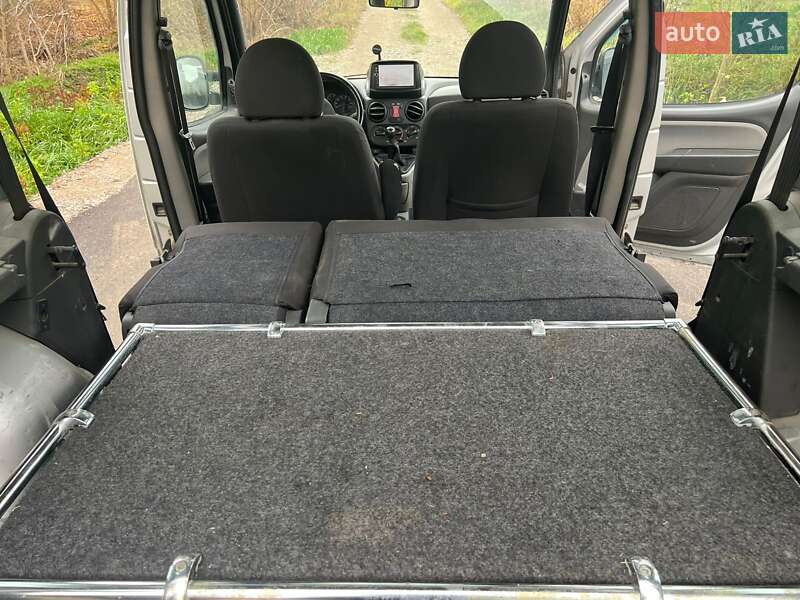 Минивэн Fiat Doblo 2008 в Киеве