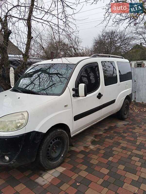 Минивэн Fiat Doblo 2007 в Семеновке