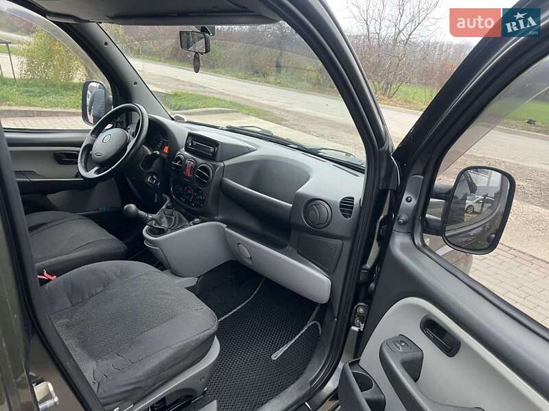 Мінівен Fiat Doblo 2006 в Городенці