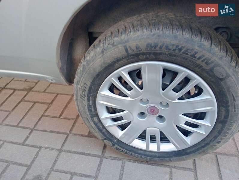 Мінівен Fiat Doblo 2007 в Нововолинську