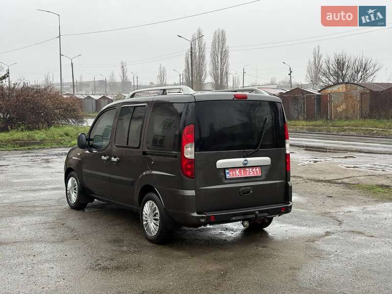 Минивэн Fiat Doblo 2008 в Киеве