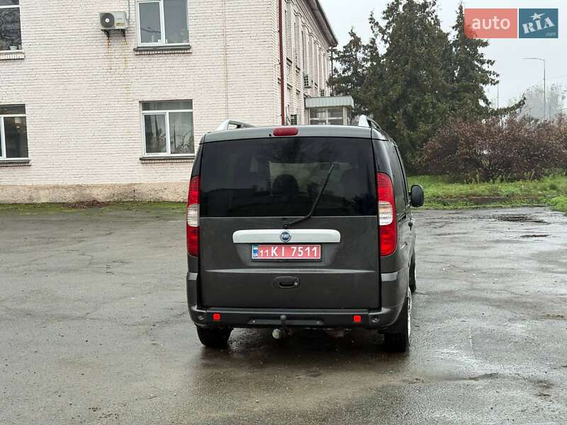 Минивэн Fiat Doblo 2008 в Киеве