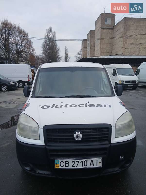 Вантажний фургон Fiat Doblo 2008 в Києві