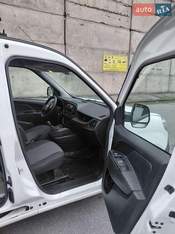 Вантажний фургон Fiat Doblo 2016 в Дніпрі