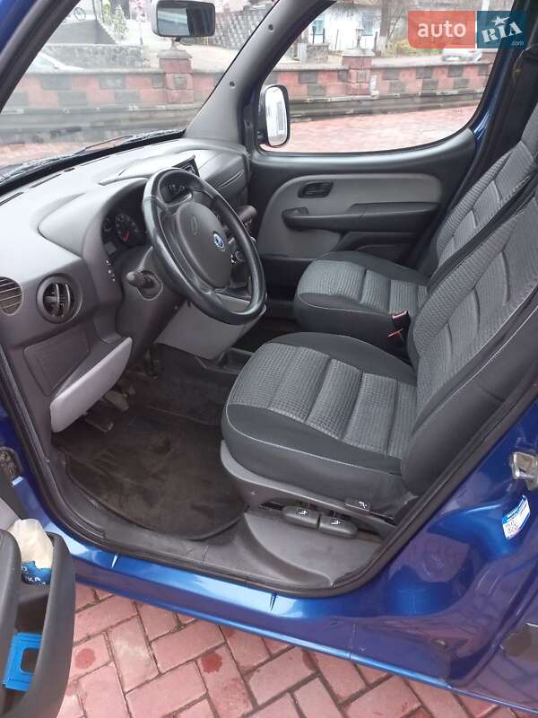 Минивэн Fiat Doblo 2006 в Ровно