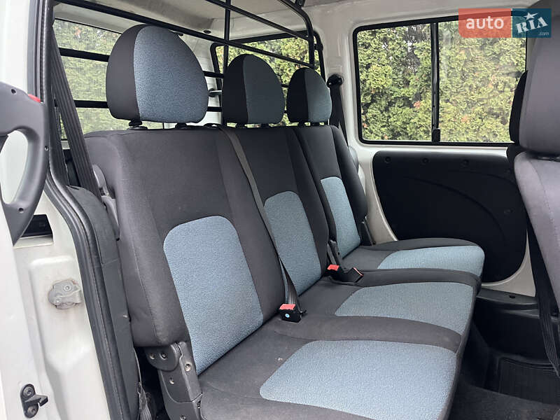 Вантажопасажирський фургон Fiat Doblo 2006 в Білій Церкві