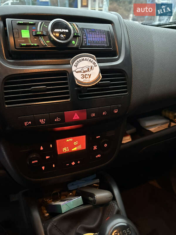 Вантажний фургон Fiat Doblo 2014 в Києві фото 6 Вантажний фургон Fiat Doblo 2014 в Києві