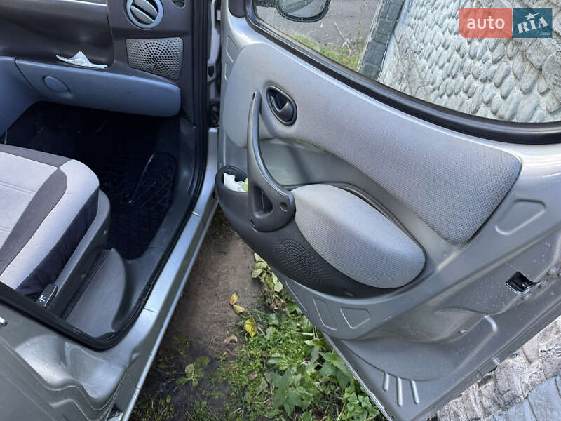 Минивэн Fiat Doblo 2005 в Львове фото 5 Минивэн Fiat Doblo 2005 в Львове