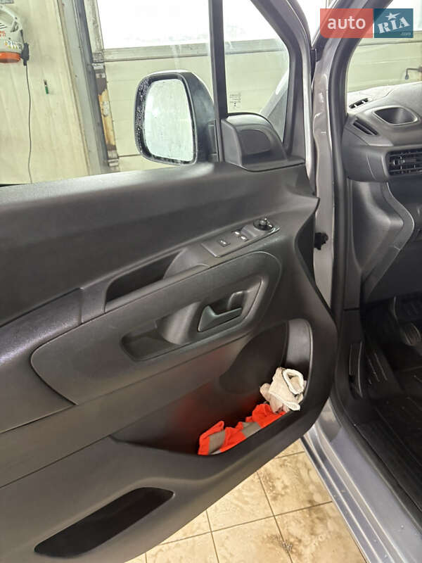 Грузопассажирский фургон Fiat Doblo 2024 в Львове фото 24 Грузопассажирский фургон Fiat Doblo 2024 в Львове