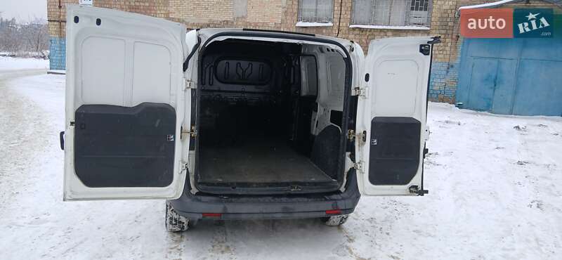 Грузовой фургон Fiat Doblo 2011 в Киеве