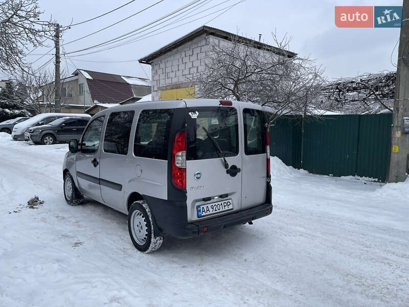 Минивэн Fiat Doblo 2006 в Киеве