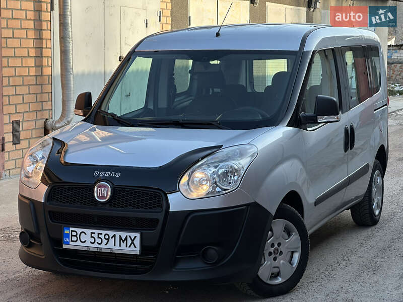 Минивэн Fiat Doblo 2011 в Николаеве