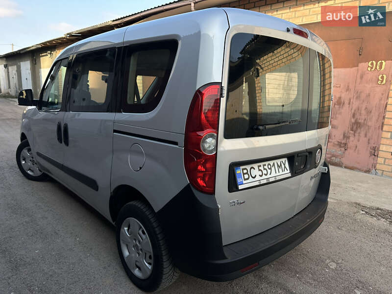 Минивэн Fiat Doblo 2011 в Николаеве