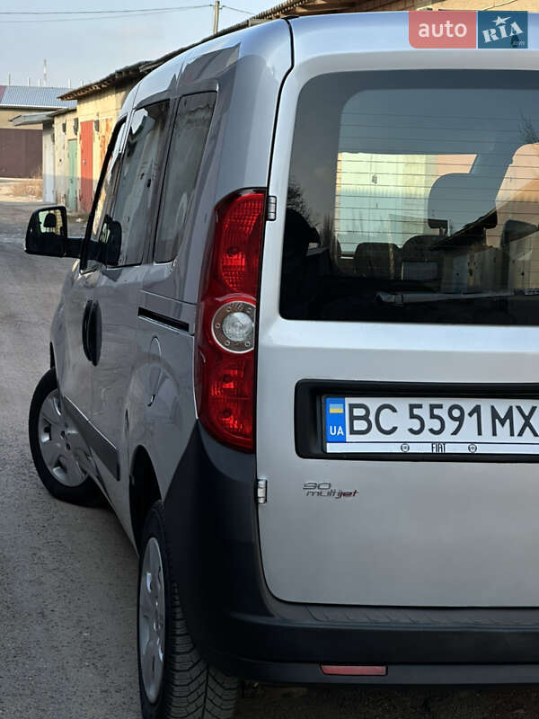 Минивэн Fiat Doblo 2011 в Николаеве