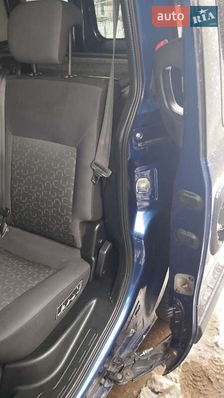 Минивэн Fiat Doblo 2011 в Львове фото 8 Минивэн Fiat Doblo 2011 в Львове