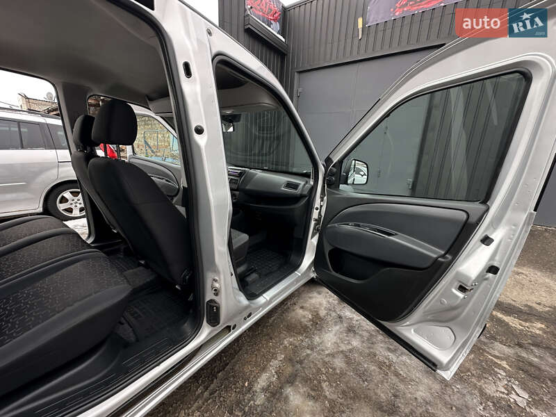 Минивэн Fiat Doblo 2011 в Николаеве