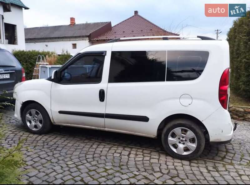 Минивэн Fiat Doblo 2010 в Воловце