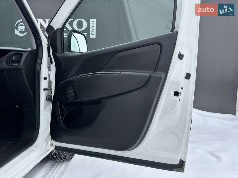 Вантажний фургон Fiat Doblo 2020 в Львові