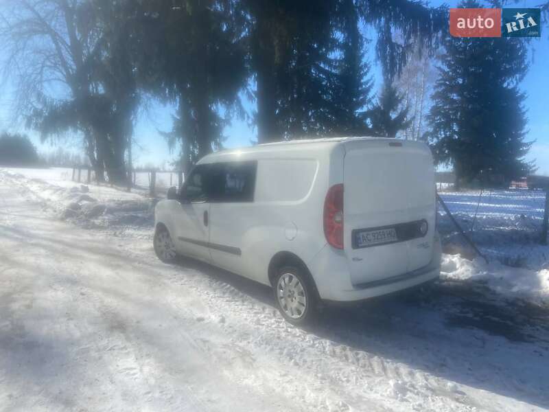 Грузопассажирский фургон Fiat Doblo 2012 в Луцке фото 5 Грузопассажирский фургон Fiat Doblo 2012 в Луцке