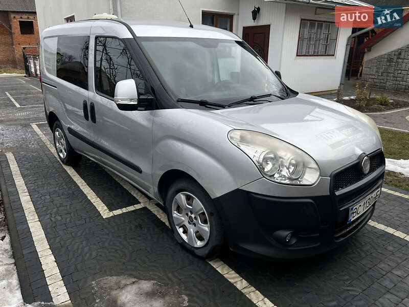 Вантажний фургон Fiat Doblo 2013 в Стрию