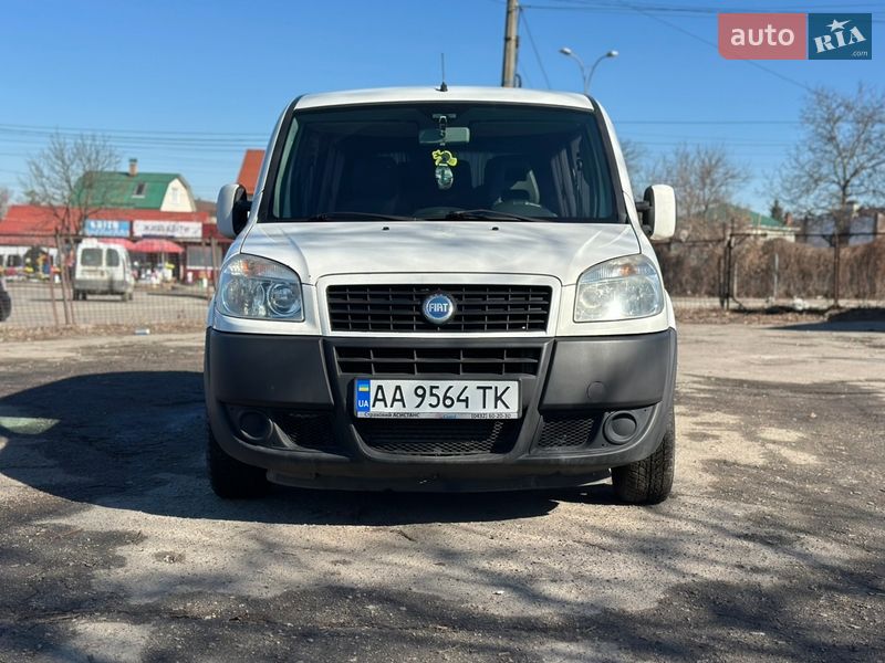 Минивэн Fiat Doblo 2007 в Киеве