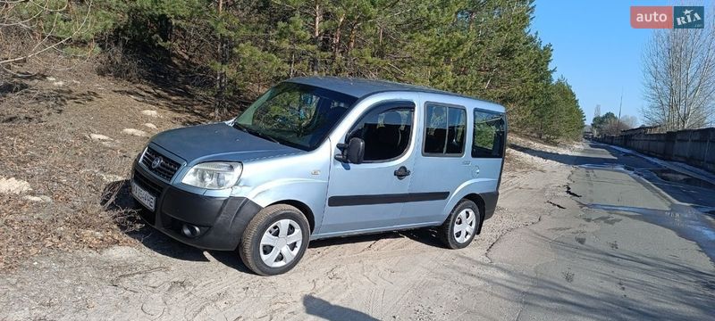 Минивэн Fiat Doblo 2007 в Киеве