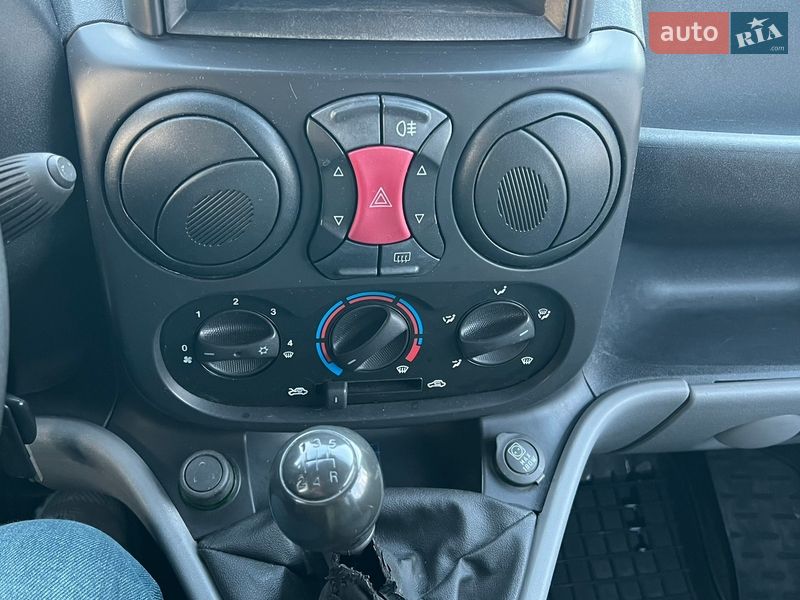 Минивэн Fiat Doblo 2013 в Киеве